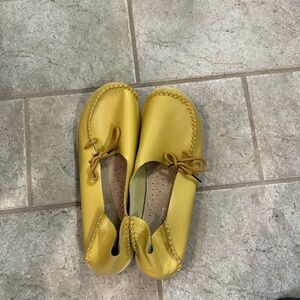 Yellow size 8 comfortable fashion shoes